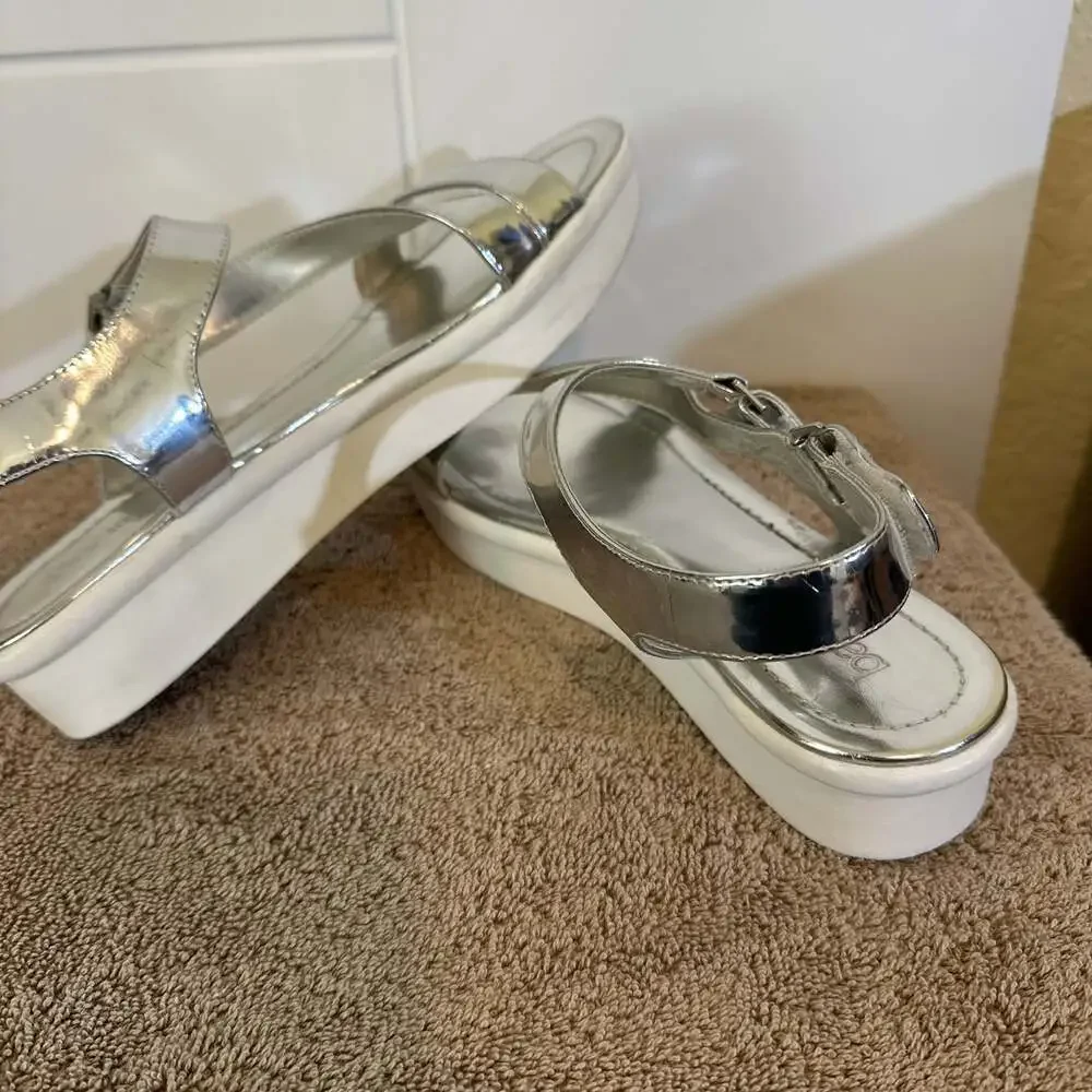 Bar III Addison Metallic Leather Platform Sandals
